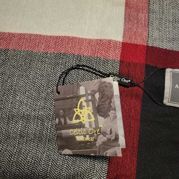 New Celtic Ore Wrap Scarf - Picture 8 of 13